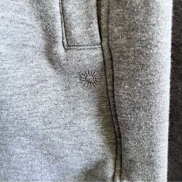 UGG Pichot Poncho - Picture 8 of 14